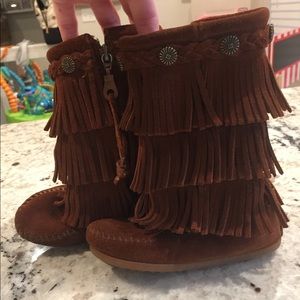 Toddler size 9 Minnetonkas